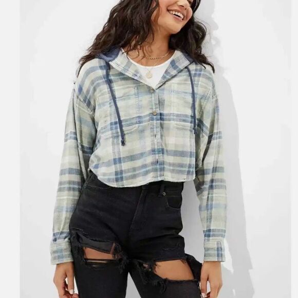 American Eagle Outfitters Tops - American‎ eagle hooded flannel cropped distressed